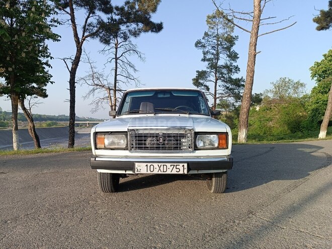 LADA (VAZ) 2107 2005, 88,000 km - 1.7 l - Quba