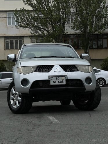 Mitsubishi L200 2009, 263,480 km - 2.5 l - Bakı