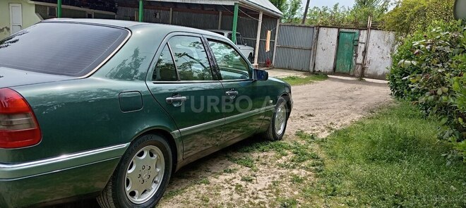 Mercedes C 220 1995, 375,000 km - 2.2 l - Masallı