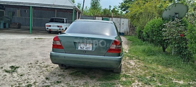 Mercedes C 220 1995, 375,000 km - 2.2 l - Masallı