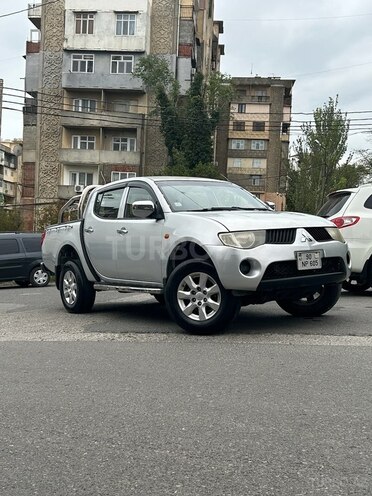 Mitsubishi L200 2009, 263,480 km - 2.5 l - Bakı