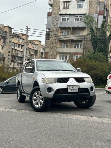 Mitsubishi L200 2009, 263,480 km - 2.5 l - Bakı
