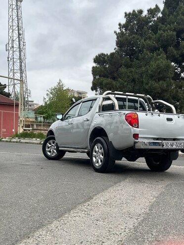 Mitsubishi L200 2009, 263,480 km - 2.5 l - Bakı