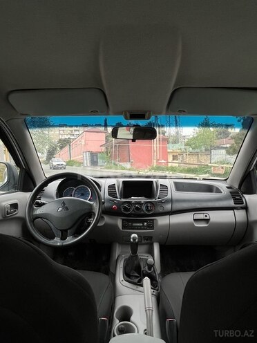 Mitsubishi L200 2009, 263,480 km - 2.5 l - Bakı