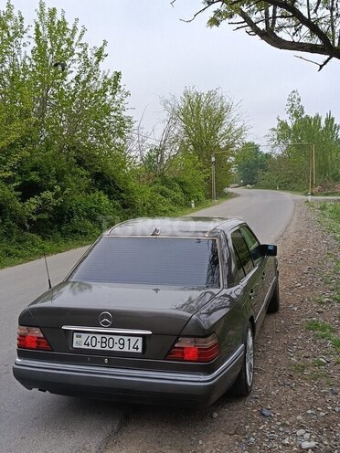 Mercedes E 200 1995, 62,361 km - 2.0 l - Bakı