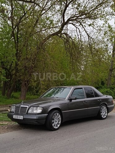 Mercedes E 200 1995, 62,361 km - 2.0 l - Bakı