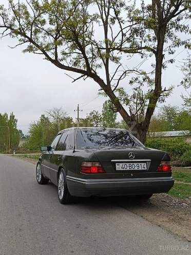 Mercedes E 200 1995, 62,361 km - 2.0 l - Bakı