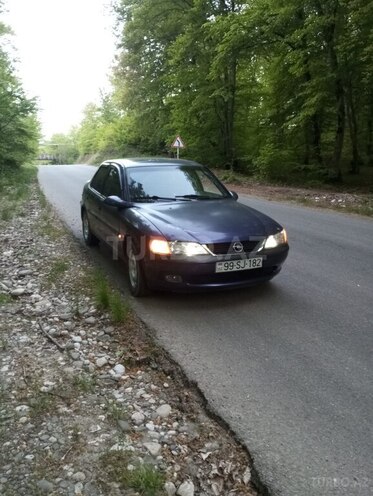 Opel Vectra 1995, 280,000 km - 2.0 l - Qusar