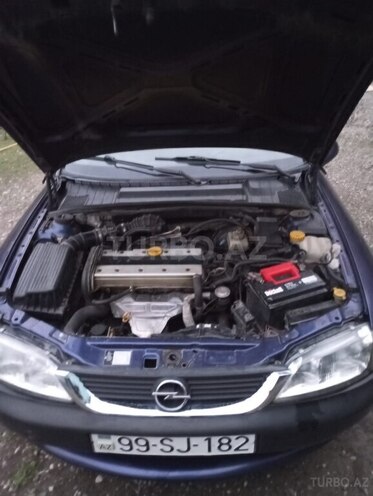 Opel Vectra 1995, 280,000 km - 2.0 l - Qusar