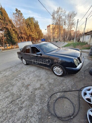 Mercedes E 230 1995, 533,000 km - 2.3 l - Bərdə