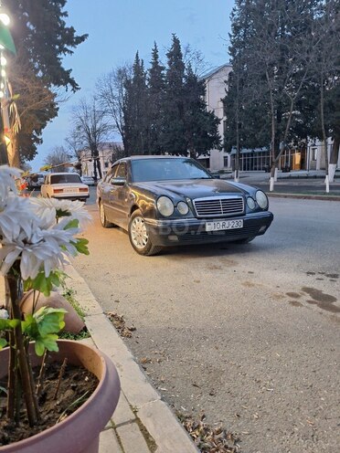 Mercedes E 230 1995, 533,000 km - 2.3 l - Bərdə