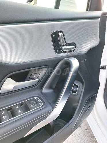 Mercedes  2020, 65,800 km - 2.0 l - Bakı