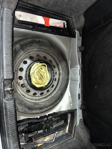 Toyota Corolla 2005, 300,500 km - 1.4 l - Bakı