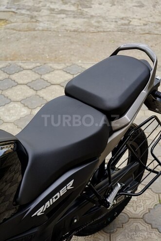 TVS Raider-10