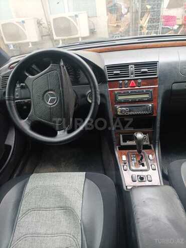 Mercedes C 240 2000, 260,000 km - 2.4 l - Bakı