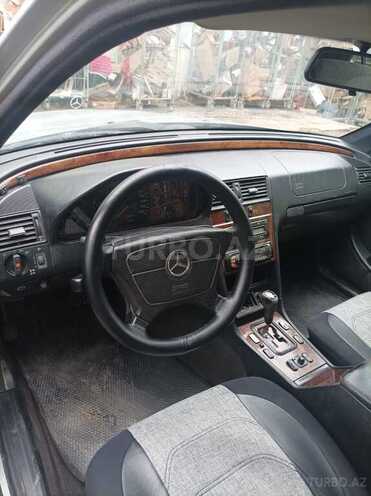 Mercedes C 240 2000, 260,000 km - 2.4 l - Bakı