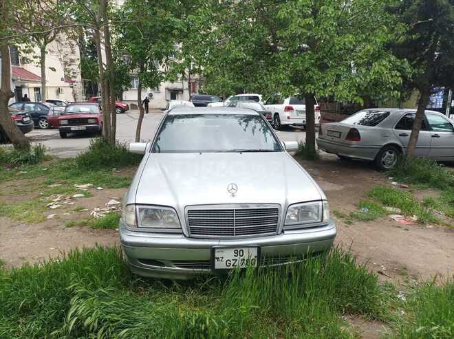 Mercedes C 240 2000, 260,000 km - 2.4 l - Bakı