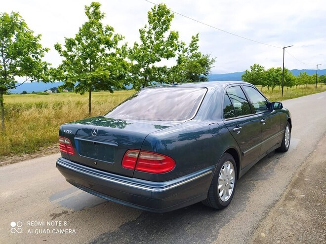 Mercedes E 280 2000, 245,000 km - 2.8 l - Bakı