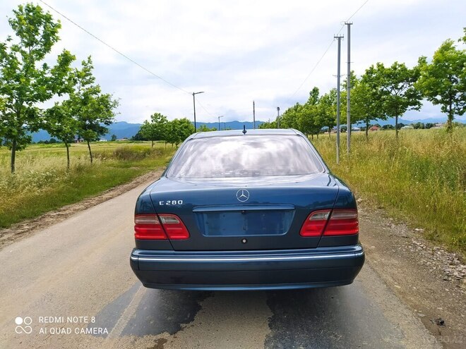 Mercedes E 280 2000, 245,000 km - 2.8 l - Bakı
