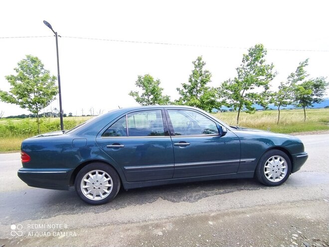 Mercedes E 280 2000, 245,000 km - 2.8 l - Bakı