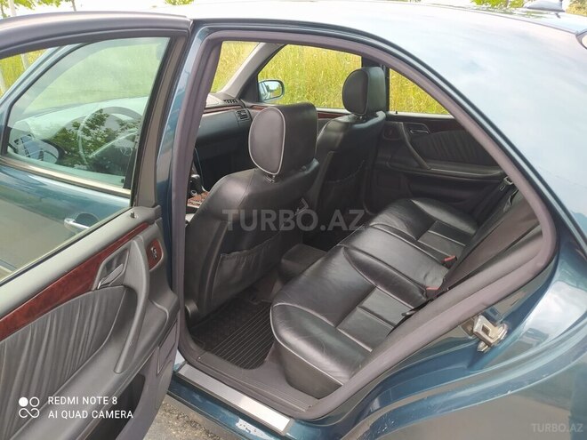 Mercedes E 280 2000, 245,000 km - 2.8 l - Bakı