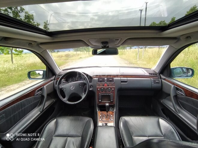 Mercedes E 280 2000, 245,000 km - 2.8 l - Bakı