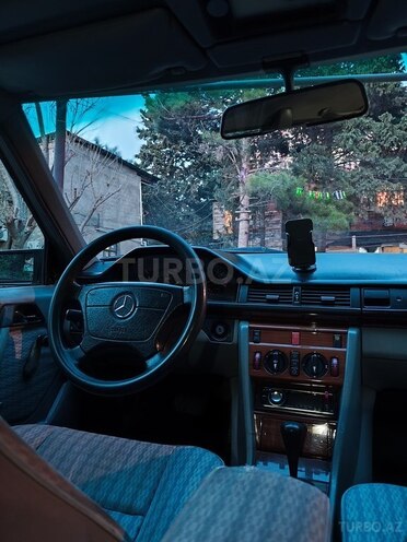 Mercedes E 220 1993, 400,000 km - 2.2 l - Bakı