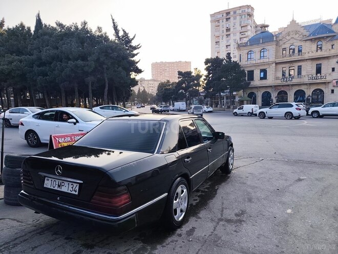 Mercedes E 220 1993, 400,000 km - 2.2 l - Bakı
