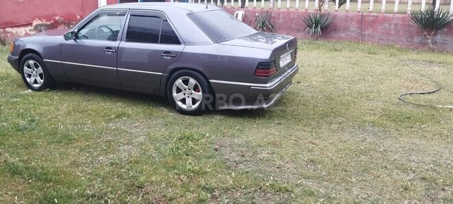 Mercedes E 250 1990, 248,484 km - 2.5 l - Beyləqan
