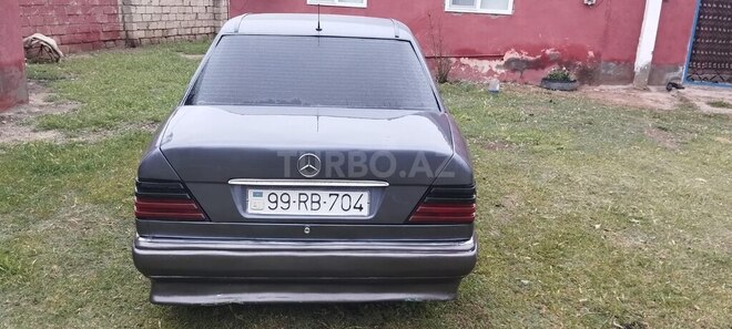 Mercedes E 250 1990, 248,484 km - 2.5 l - Beyləqan