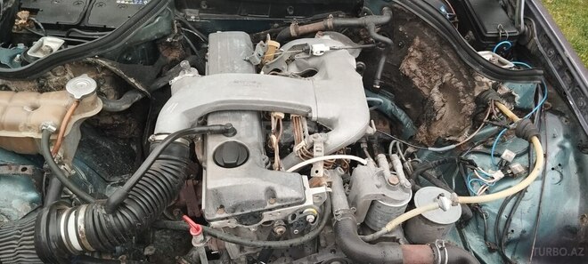 Mercedes E 250 1990, 248,484 km - 2.5 l - Beyləqan