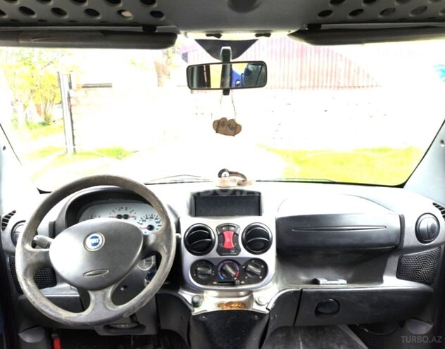 Fiat Doblo 2003, 235,000 km - 1.9 l - Bakı