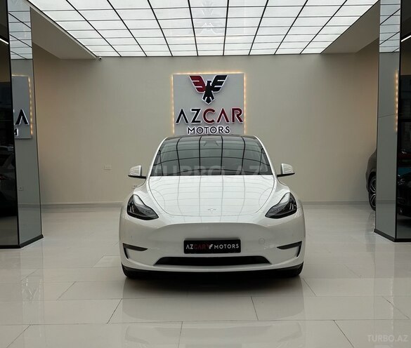 Tesla Model Y-1