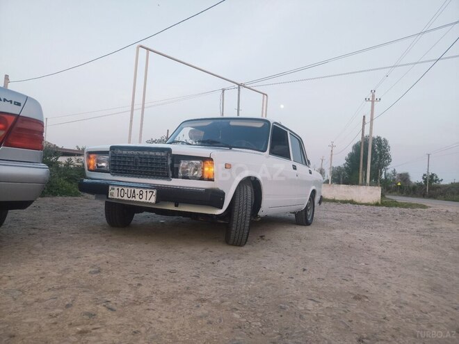 LADA (VAZ) 2107 2006, 52,000 km - 1.6 l - Salyan