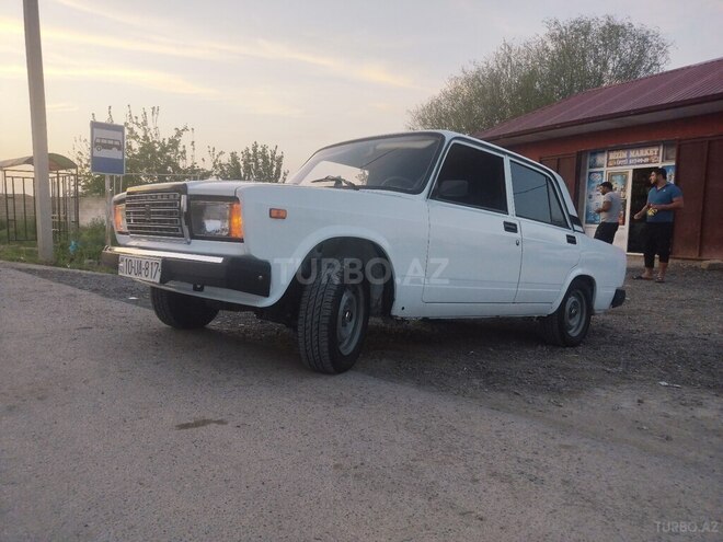 LADA (VAZ) 2107 2006, 52,000 km - 1.6 l - Salyan