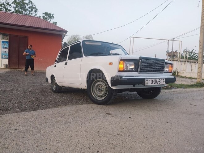 LADA (VAZ) 2107 2006, 52,000 km - 1.6 l - Salyan