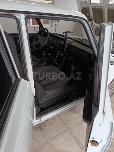 LADA (VAZ) 2107 2006, 52,000 km - 1.6 l - Salyan