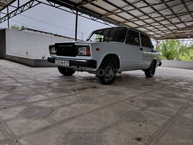 LADA (VAZ) 2107 2006, 52,000 km - 1.6 l - Salyan