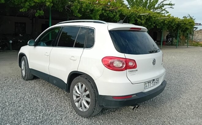 Volkswagen Tiguan 2010, 205,310 km - 2.0 л - Tovuz