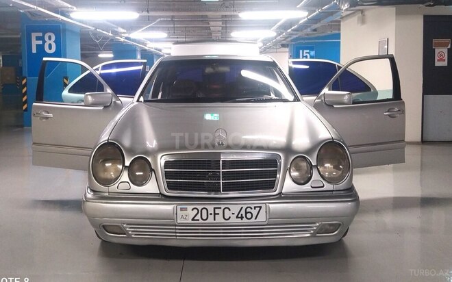 Mercedes E 240 1999, 226,000 km - 2.4 л - Gəncə