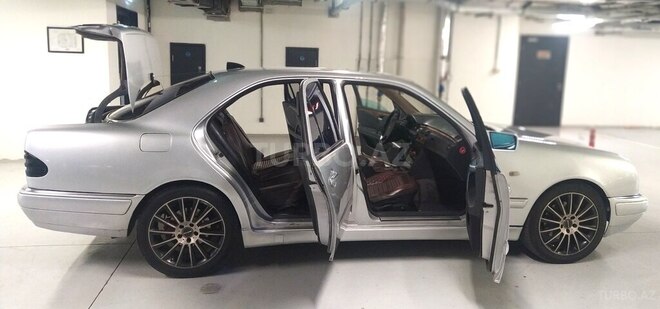 Mercedes E 240 1999, 226,000 km - 2.4 л - Gəncə