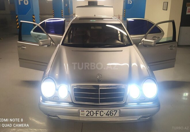 Mercedes E 240 1999, 226,000 km - 2.4 л - Gəncə