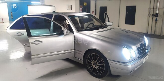 Mercedes E 240 1999, 226,000 km - 2.4 л - Gəncə