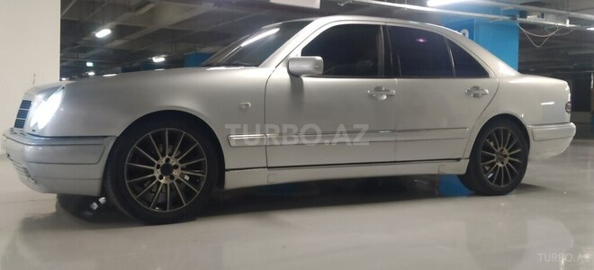 Mercedes E 240 1999, 226,000 km - 2.4 л - Gəncə