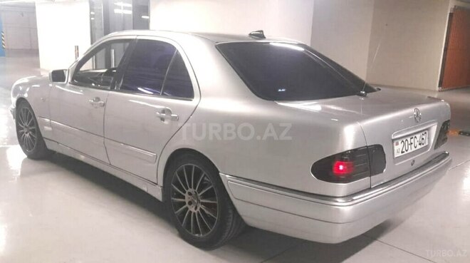 Mercedes E 240 1999, 226,000 km - 2.4 л - Gəncə