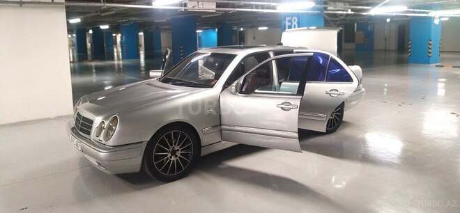 Mercedes E 240 1999, 226,000 km - 2.4 л - Gəncə