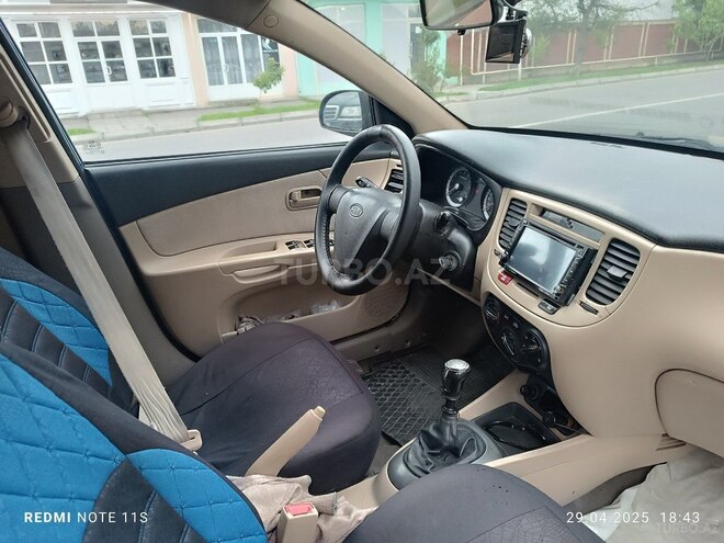 Kia Rio 2009, 242,944 km - 1.4 l - Quba