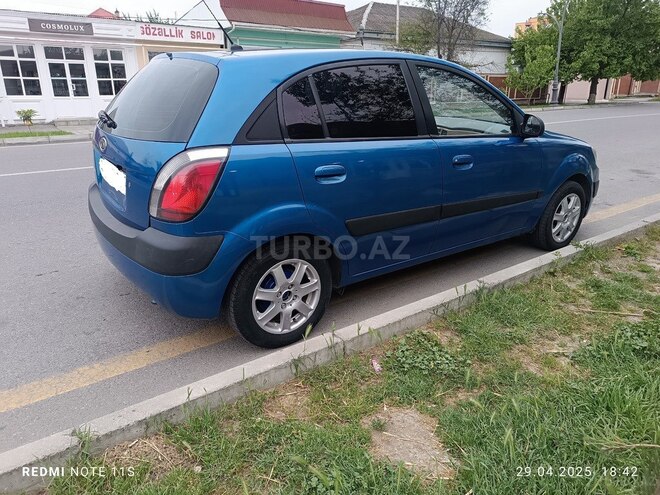 Kia Rio 2009, 242,944 km - 1.4 l - Quba