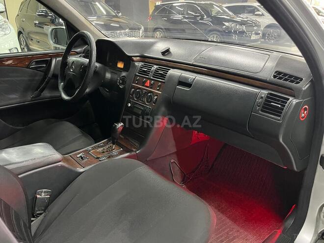 Mercedes E 220 d 1999, 388,000 km - 2.2 l - Bakı