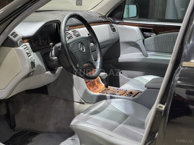 Mercedes E 220 d 1999, 297,000 km - 2.2 l - Bakı
